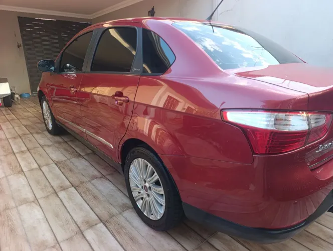 Fiat Grand Siena Essence 1.6 Flex 16V 2016