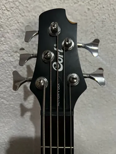 Baixo 5 cordas Ativo Cort Action Deluxe V