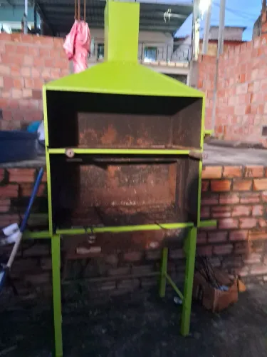 Churrasqueira grande $400
