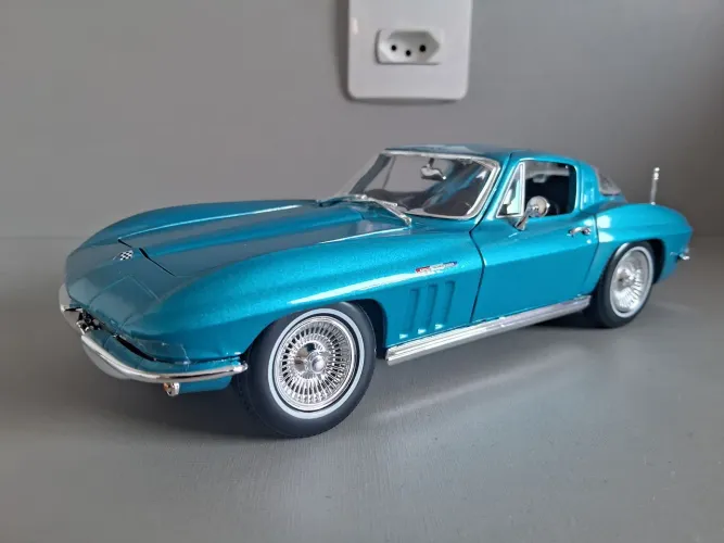 Miniatura 1:18 Maisto Chevrolet Corvette