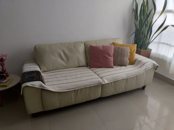 VENDO SOFÁ DE COURO LEGÍTIMO