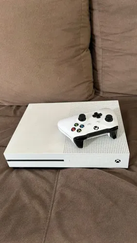 Xbox One S 1TB , 1 controle + 10 jogos originais