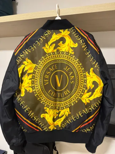 Versace Jeans Couture - Jaqueta Bomber Tamanho M/G