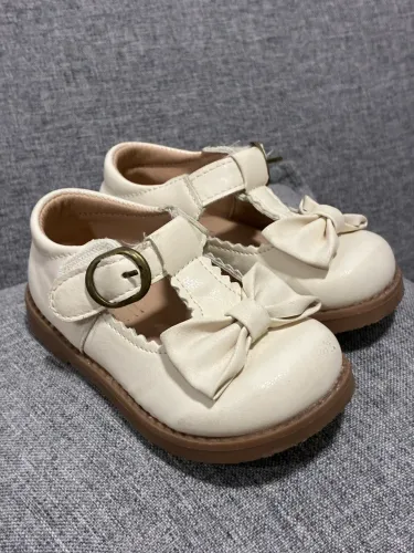 Sapatinho Infantil Feminino Creme com Laço Elegante Bebê Menina