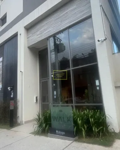 Sala comercial com sacada ao lado do Metrô Alto do Ipiranga