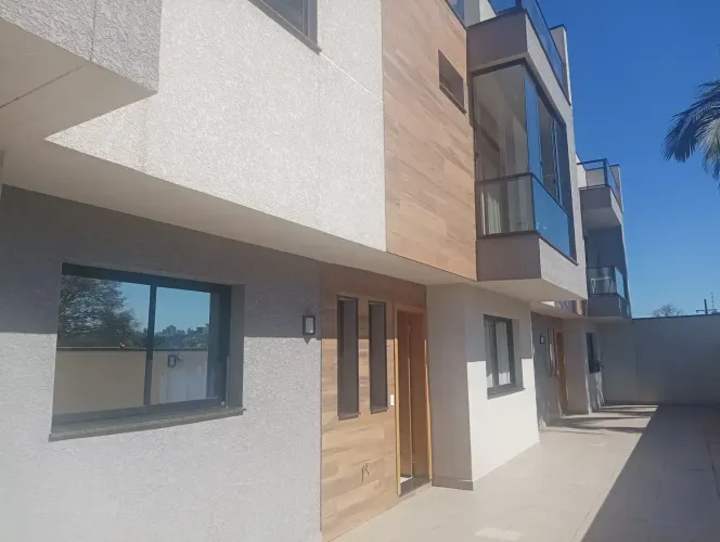 Sobrado em Condominio Semi- Mobiliado