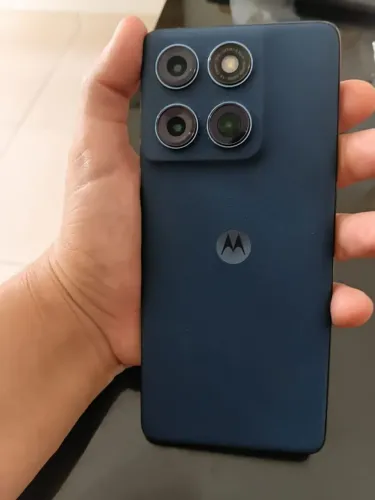 moto edge