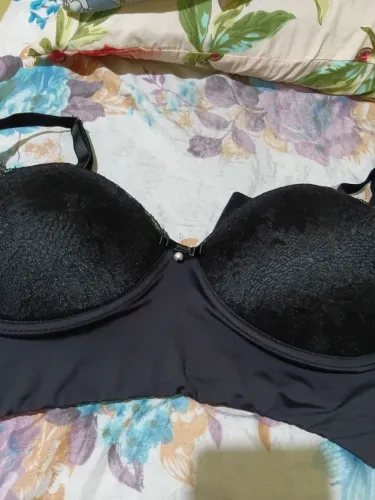 2 sutiam plus size um tamanho 50 o outro tamanho 52