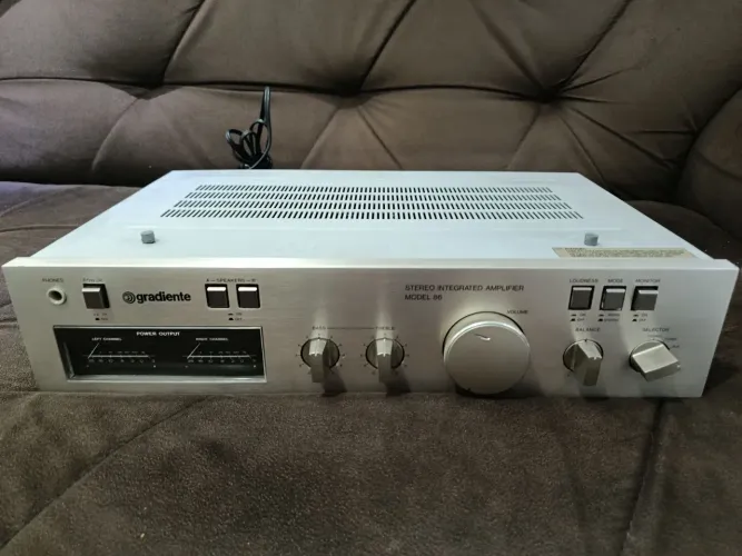 Amplificador Gradiente 86 / Estéreo bivolt 