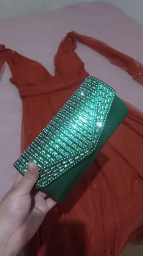 Vestido terracota e bolsa