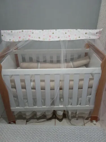 Berço com Colchão e Mosqueteiro