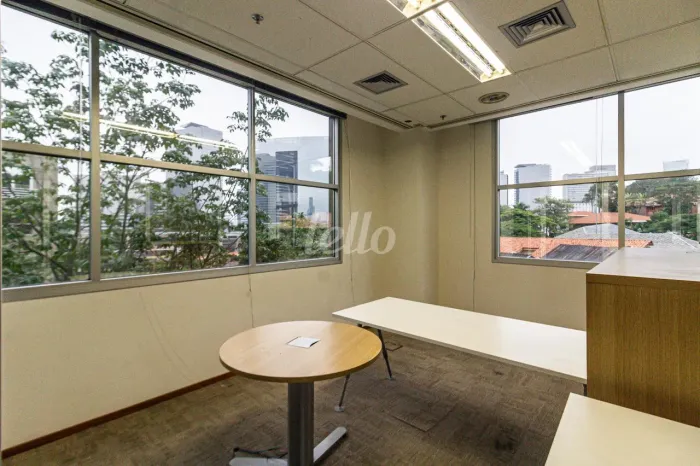 Comercial para alugar no(a) Jardim Morumbi