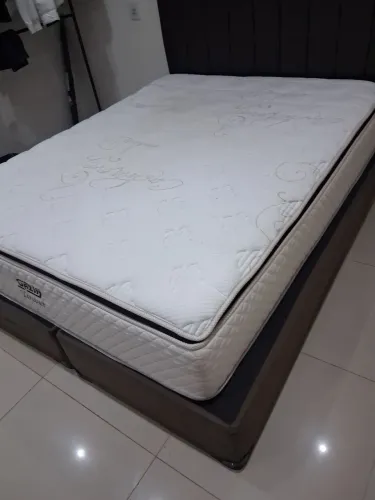 Cama Queen Size mola