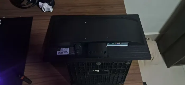 Monitor acer 60hz, negocio também.