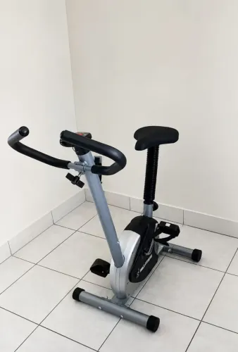 Bicicleta Ergométrica Mile Fitness - Semi Nova