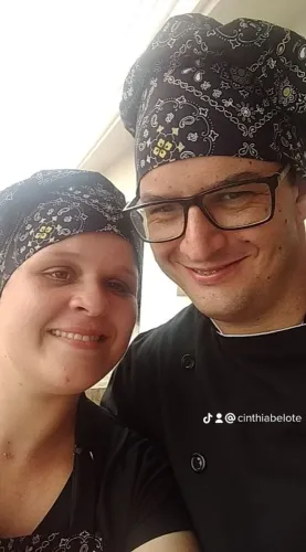Churrasqueiro , pizzaiolo e cozinheira 