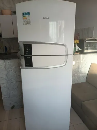 Geladeira bom uso so gás que ta precisando