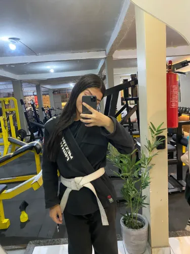 vendo kimono por 350! esta seminovo, praticamente novo, apenas uma semana de uso