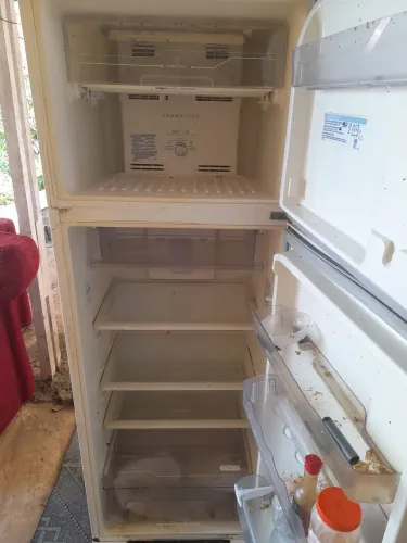 Geladeira Electrolux, precisa colocar o gás