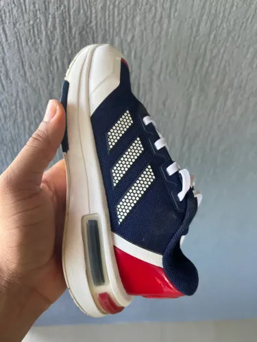 Tênis Adidas original infantil TAM.32