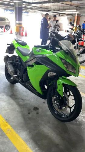 Kawasaki ninja 300