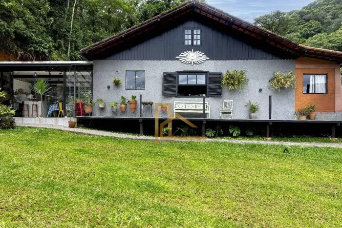 Casa à venda, 150 m² por R$ 800.000,00 - Carlos Guinle - Teresópolis/RJ
