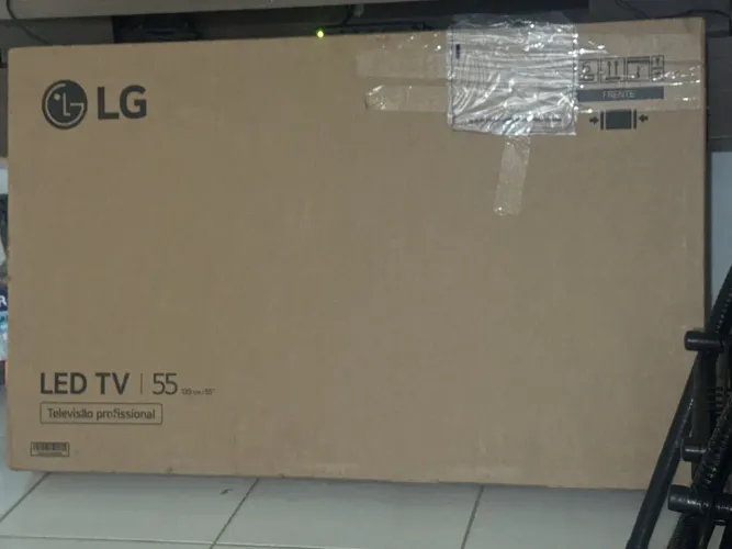 VENDE-SE TV Smart TV 4K 55" LG UHD 55AU801 Processador ?7