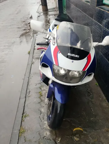 Vendo 22.k ótima moto versão super Sport luxo 
