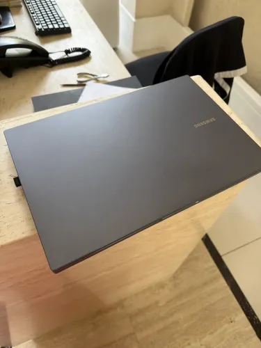 Notebook Samsung Book NP550XDA-KF2BR + Webcam Intelbras Full HD