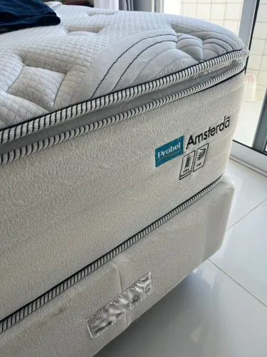 Colchão QUEEN com pouco tempo de uso