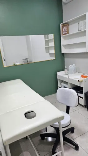 Vendo clinica de estética equipada no Sudoeste, Brasília. R$ 29.990,00. Aceito carro