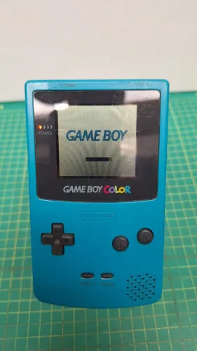 Nintendo Game Boy color funcionando perfeitamente