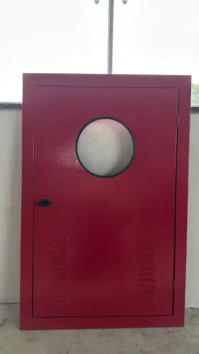 Porta/Abrigo para Mangueira de Incêndio em Chapa de Aço - 90x60