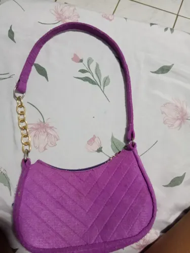 Bolsa roxa semi-nova