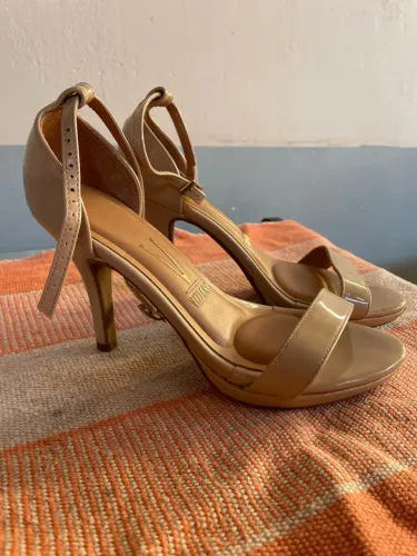 Vende-se