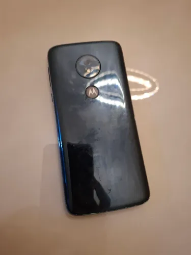 Motorola G7 plus com tela trincada e bateria viciada