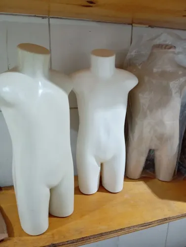 Kit com 03 Manequins Infantis Seminovos