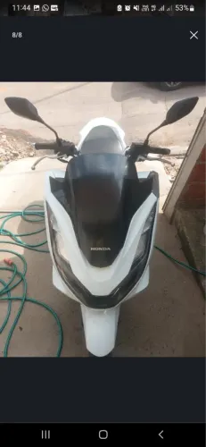 Moto pcx branca