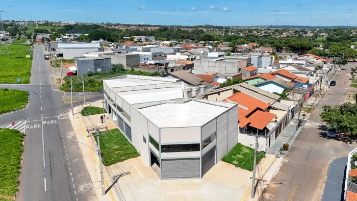 Galpão comercial 199m² Residencial Kátia, Goiânia | 5 vagas e 2 banheiros
