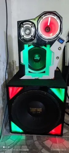 Som automotivo pra vender ou trocar em alguma coisa do meu interesse .