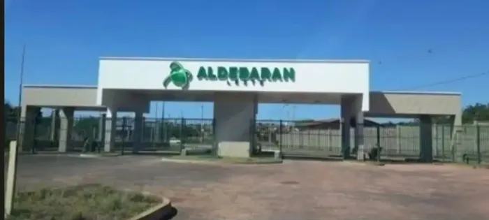 Terreno no Aldebaran Leste condomínio fechado com ampla área de lazer e um belíssimo lagos