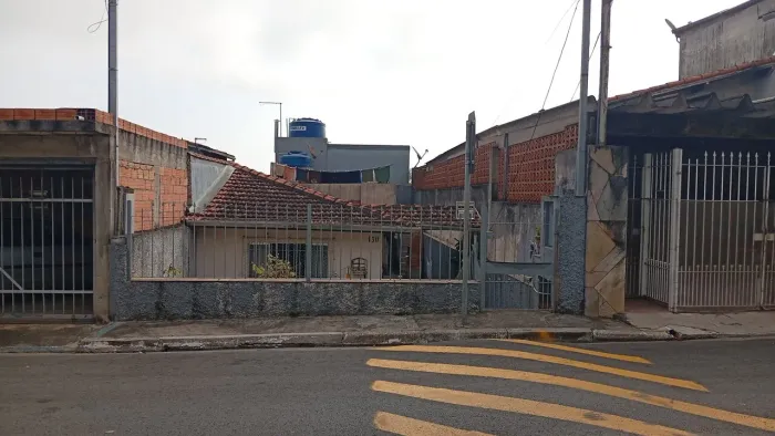 Locação Casa térrea R$ 2.500,00 Cidade Dutra - 3 dormitórios sem garagem