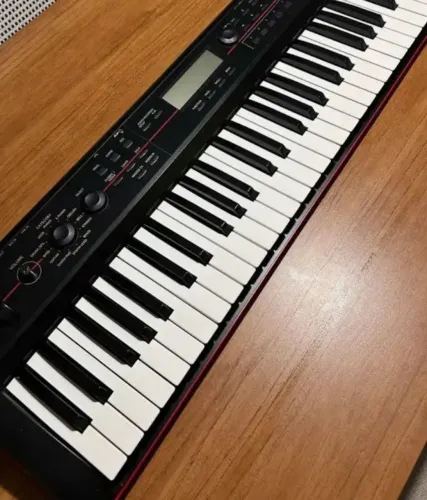 TECLADO KORG KROSS