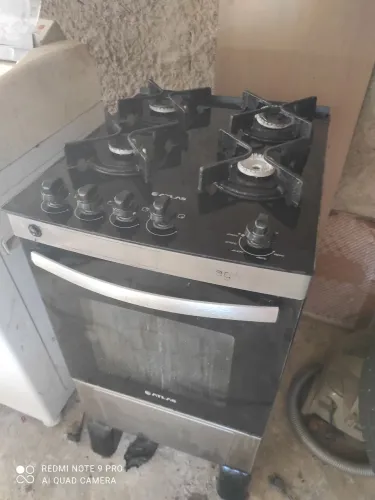 Fogão de vidro com forno embutido em inox