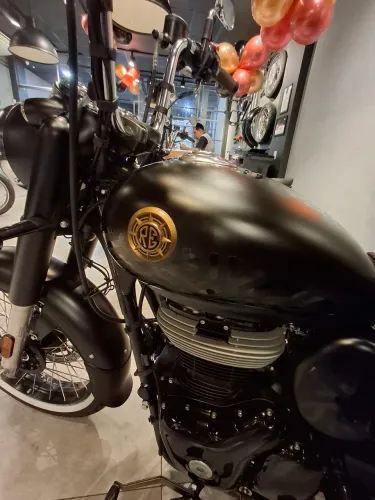 Classic Goan 350cc - Amanda