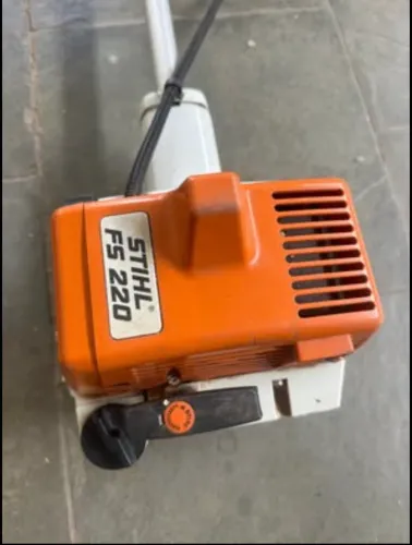 Roçadeira Stihl FS220
