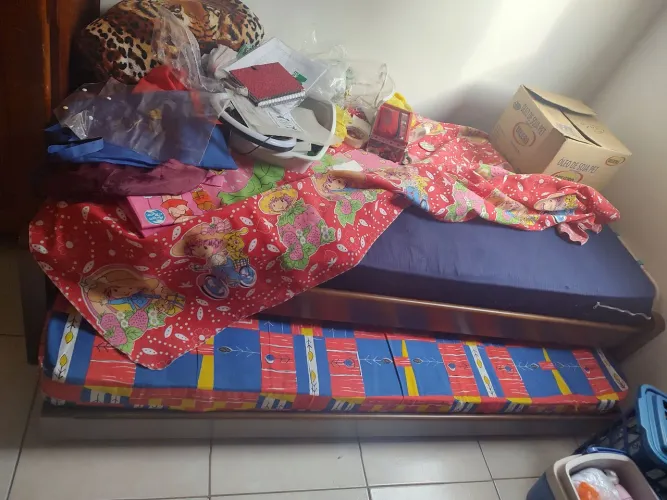 Cama de solteiro madeira pura com auxiliar
