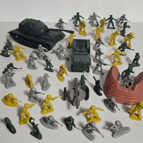 47 soldadinhos de plástico + 4 itens VINTAGE