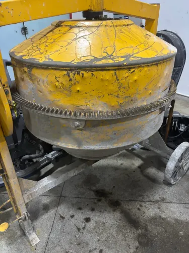 Betoneira Menegotti 400l