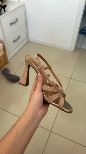 Salto Alto Dourado Vizzano